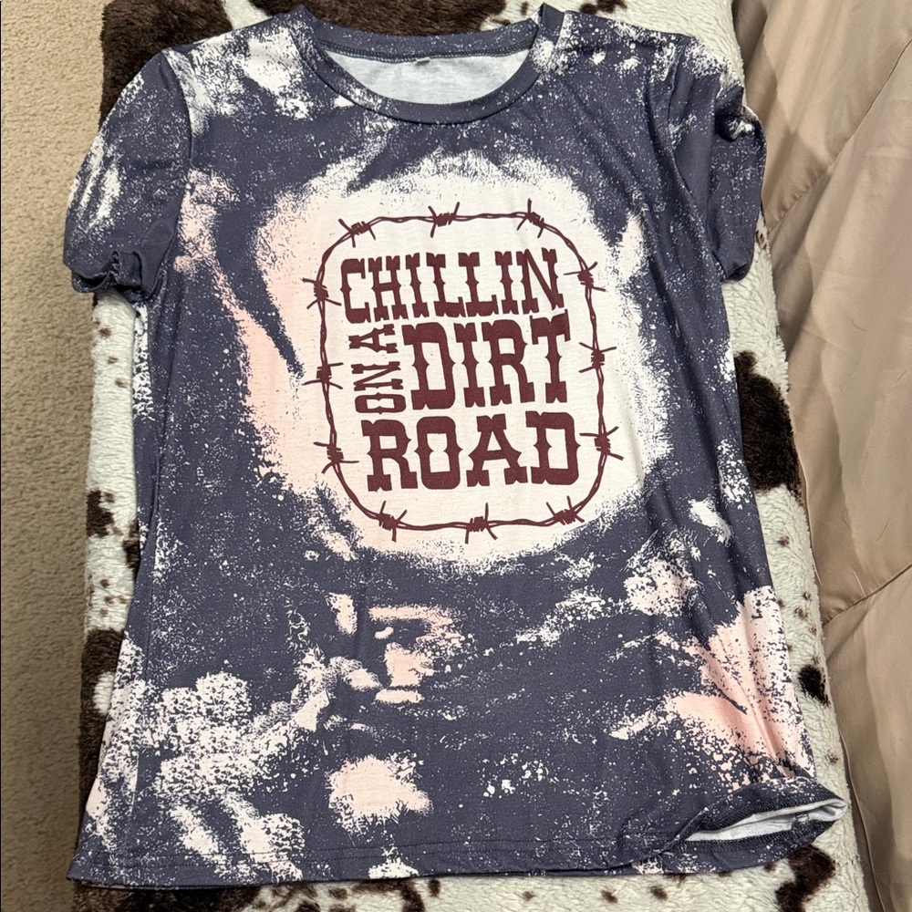 Chillin' on a Dirt Road Kids T-Shirt - Black and White